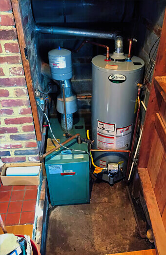 https://perthplumberservices.com.au/uploads/2025/06/hot-water-189087.jpg