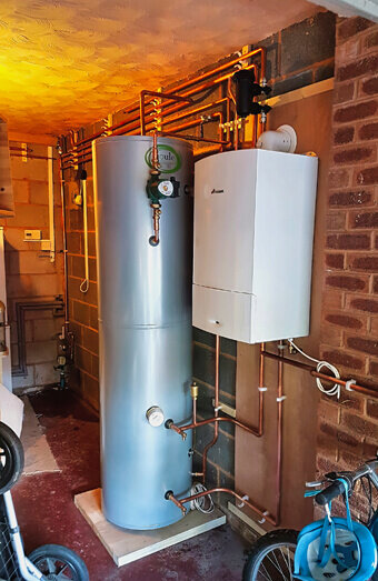 https://perthplumberservices.com.au/uploads/2025/06/hot-water-684599.jpg